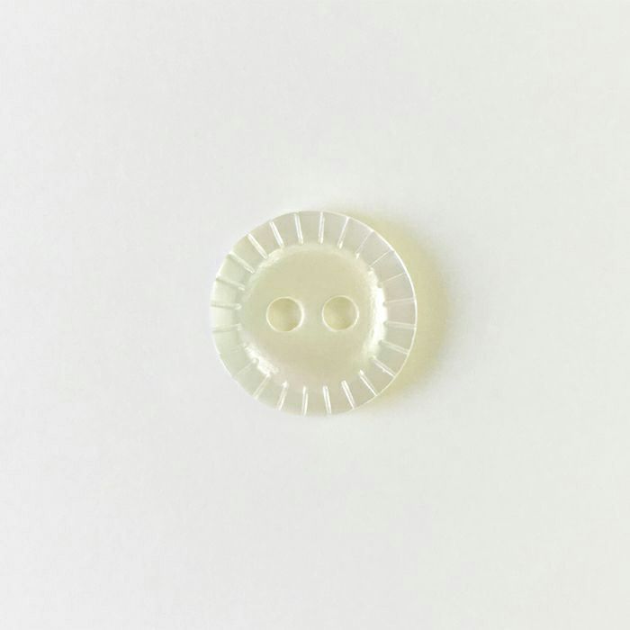 貝ボタン 4ホール白＜15mm＞（3個入り） | リバティ 生地