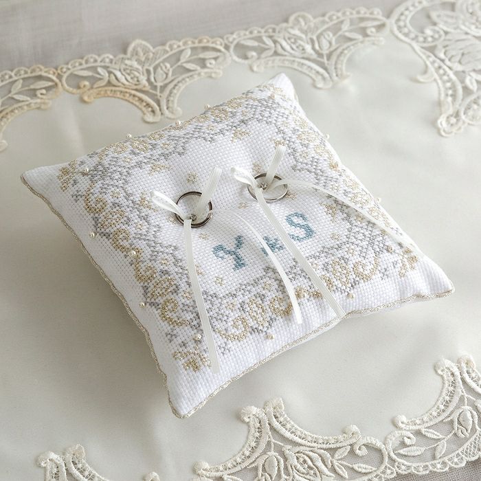 クロスステッチリングピロー＜レース＞ | リバティ 生地、編み物、刺繍 