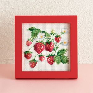 お送りするのはクロスステッチ図案 strawberry wreath - 型紙/パターン