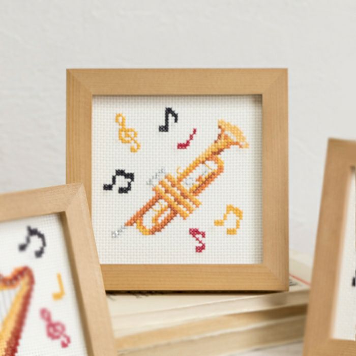 クロスステッチフレーム 森のマラソン ホビーラホビーレ オンラインショップ