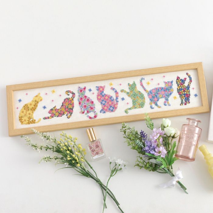 クロスステッチフレーム＜サンタからのプレゼント＞ | リバティ 生地