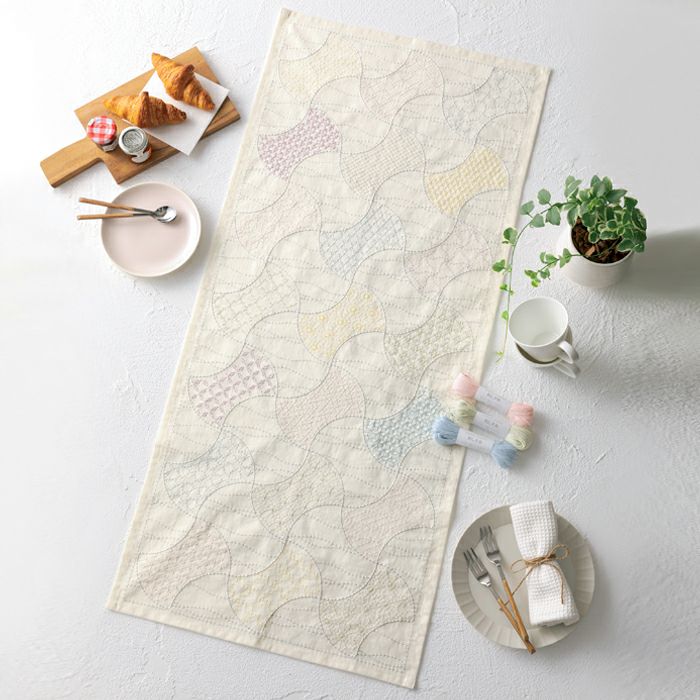 刺し子のテーブルセンター＜流線紋様＞ | リバティ 生地、編み物、刺繍