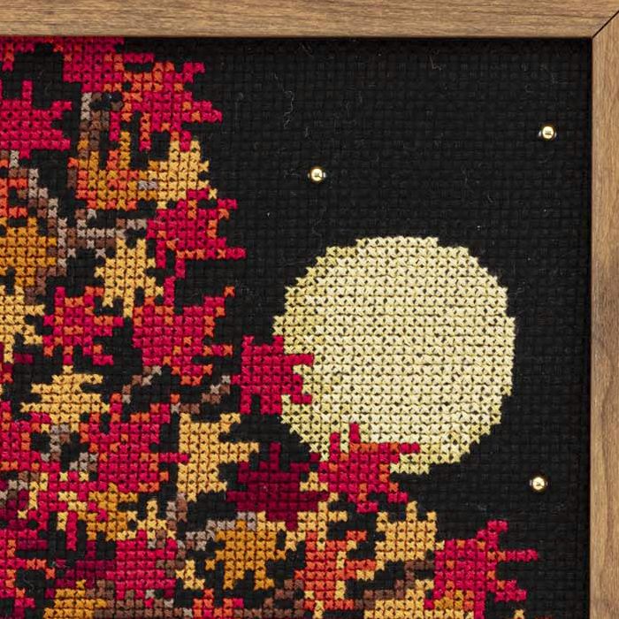 クロスステッチフレーム＜紅葉と月＞ | リバティ 生地、編み物、刺繍 