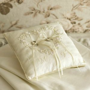 【完成品】リネンのリングピロー