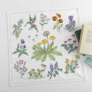 【完成品】ステッチクロス＜春の草花＞