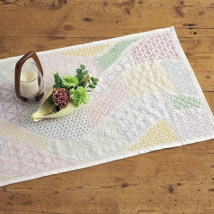 刺し子のテーブルセンター＜流線紋様＞ | リバティ 生地、編み物、刺繍 