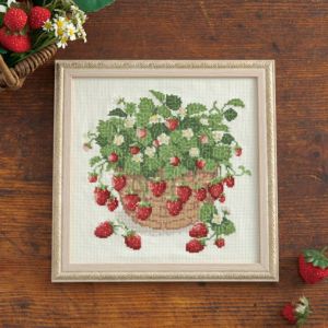 クロスステッチフレーム＜Strawberry＞ | リバティ 生地、編み物、刺繍 