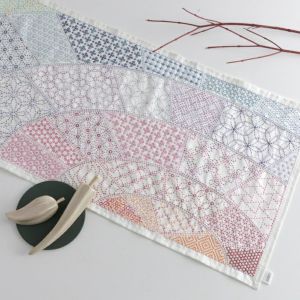 刺し子のテーブルセンター＜レインボー＞