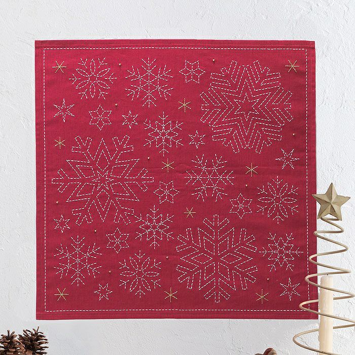 刺し子のクロス＜鶴と亀＞ | リバティ 生地、編み物、刺繍