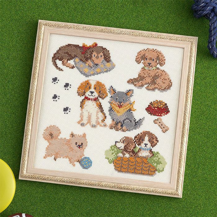 クロスステッチフレーム＜ムーミン谷の仲間たち＞ | リバティ 生地