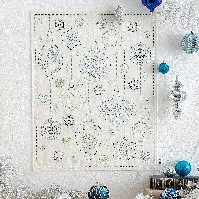 刺し子テーブルセンター 【やさしい色の四角模様】 刺し子のテーブルセンター＜やさしい色の四角模様＞ | リバティ 生地