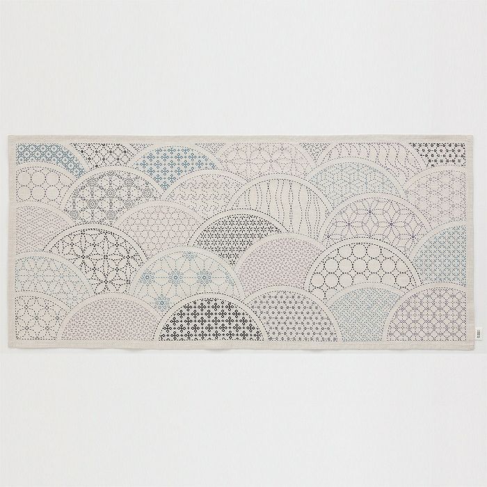 刺し子のテーブルセンター＜変わり青海波＞ | リバティ 生地、編み物