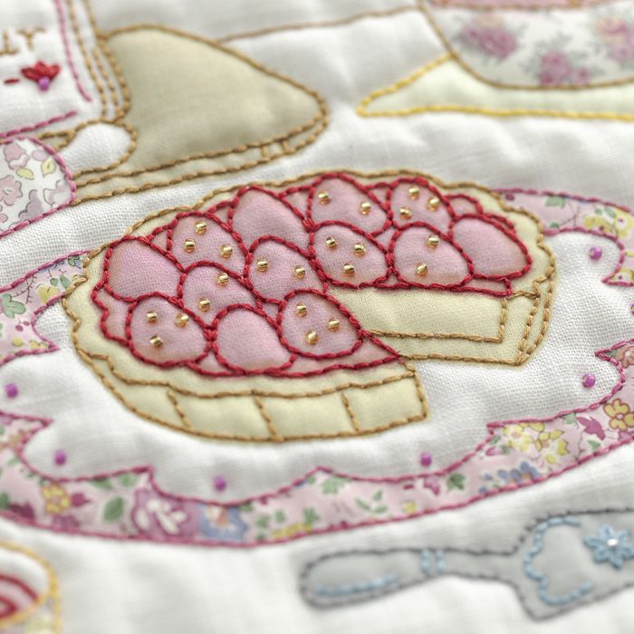 アップリケタペストリー＜いちごのタルト＞ | リバティ 生地、編み物